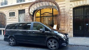 Minivan de luxe avec chauffeur à disposition dans Paris